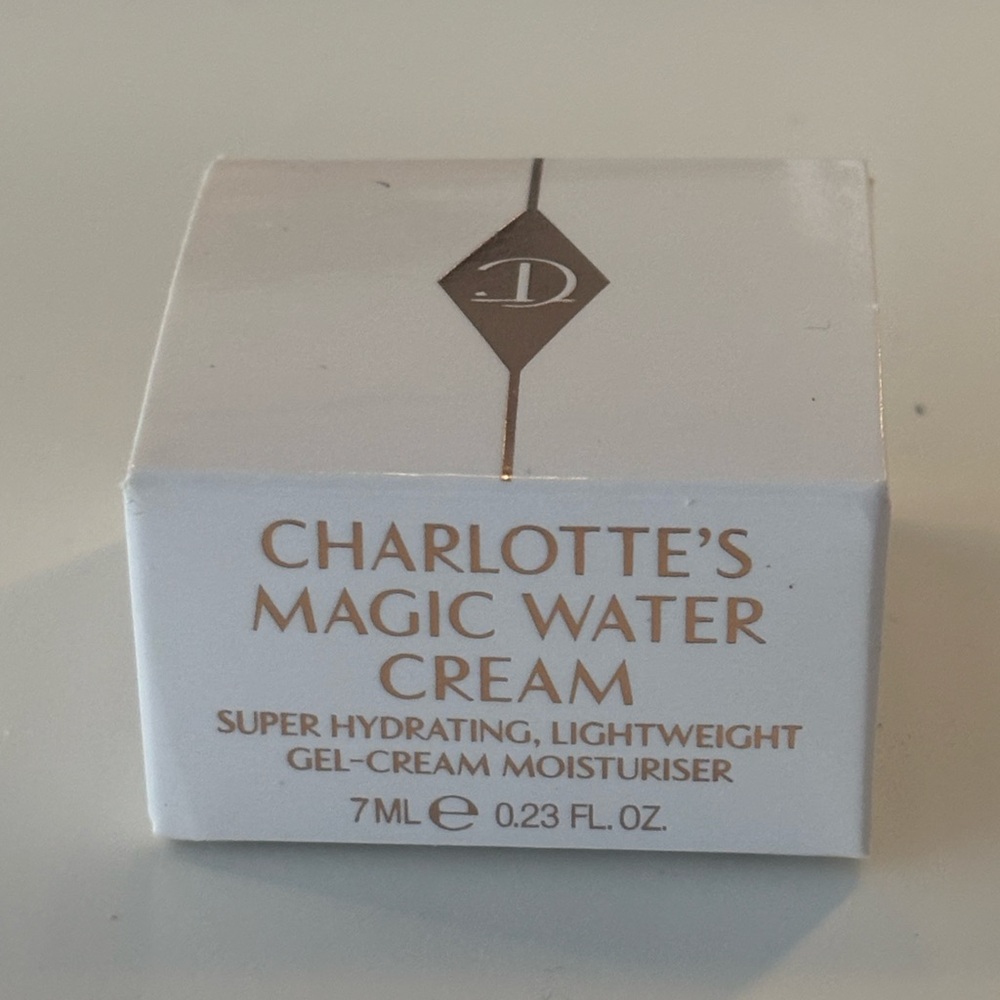 charlotte tilbury magic water cream